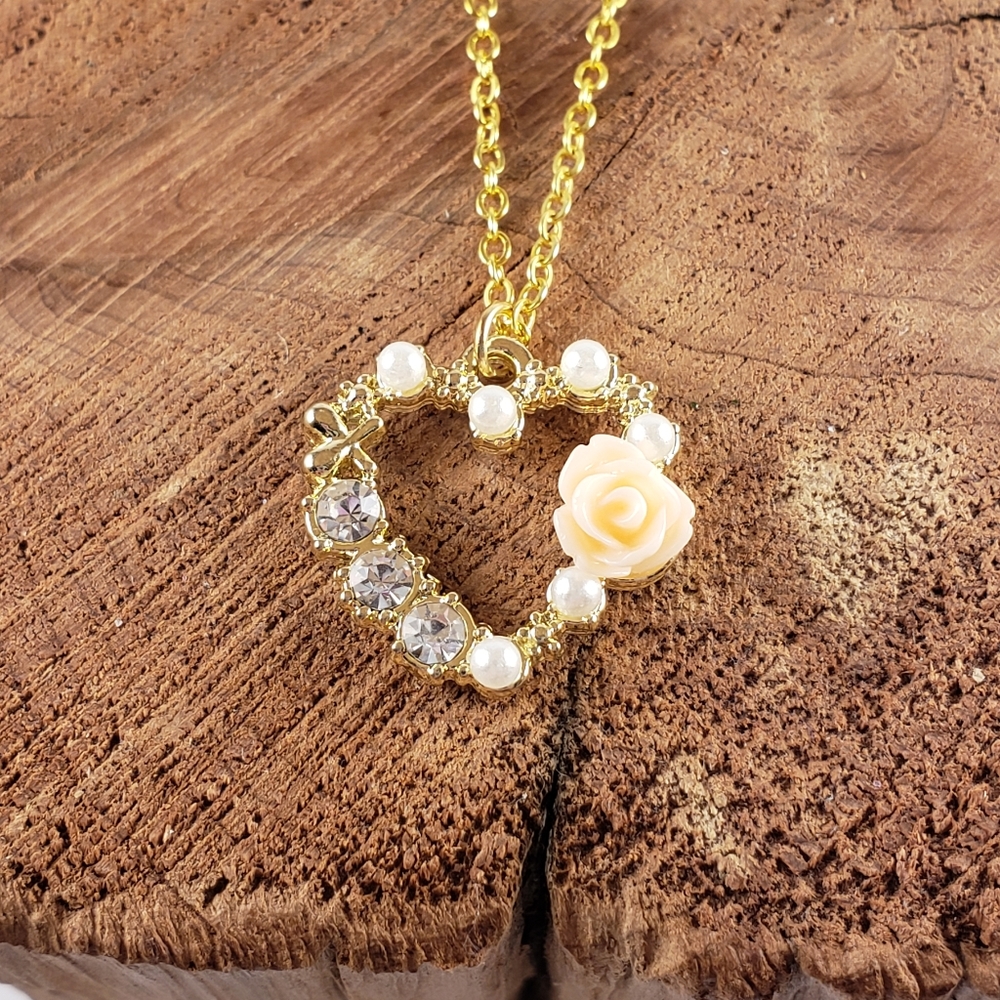 Peach resin rose necklace with rhinestones heart